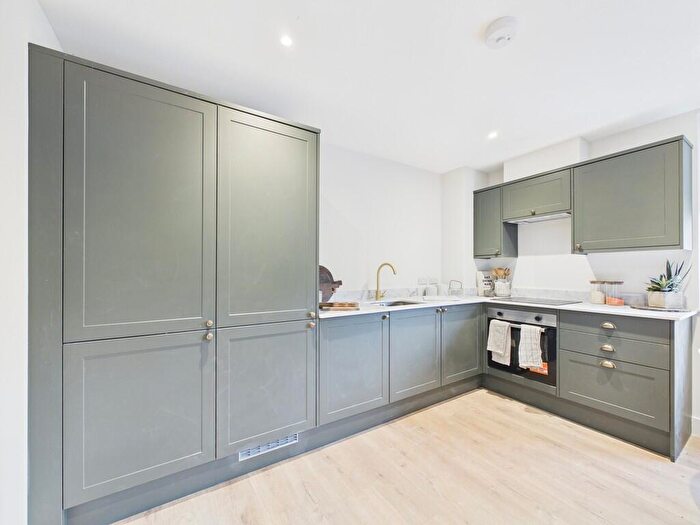 1 Bedroom Apartment To Rent In High Street, Worthing, BN11