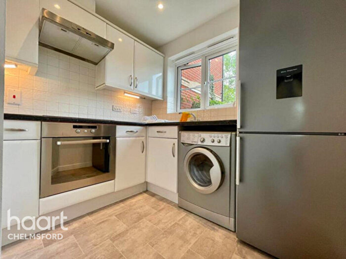 2 Bedroom Flat To Rent In Harberd Tye, Chelmsford, CM2