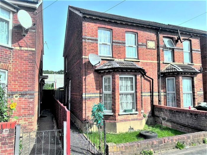 3 Bedroom Terraced House To Rent In Abercromby Avenue, High Wycombe, HP12