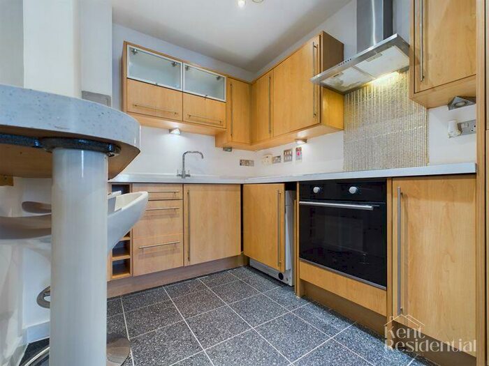 1 Bedroom Apartment To Rent In Kingfisher Meadow, Maidstone, ME16