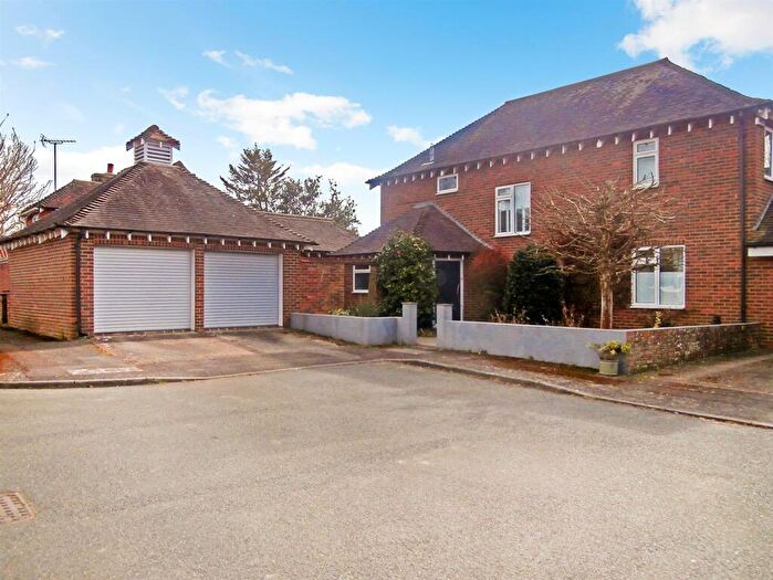 4 Bedroom Detached House For Sale In The Hermitage, North Mundham, Chichester, PO20