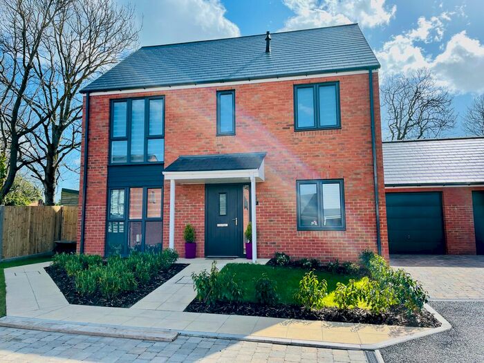 4 Bedroom Detached House For Sale In Birch Road, Polegate, BN26