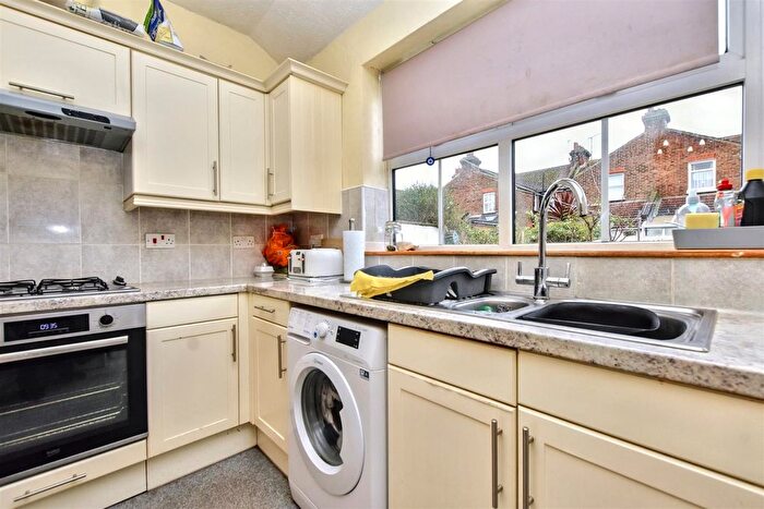 3 Bedroom Terraced House For Sale In Channel View Road, Eastbourne, BN22