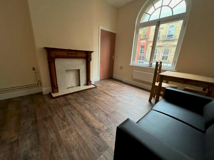 1 Bedroom Flat To Rent In Wind Street, Swansea, SA1