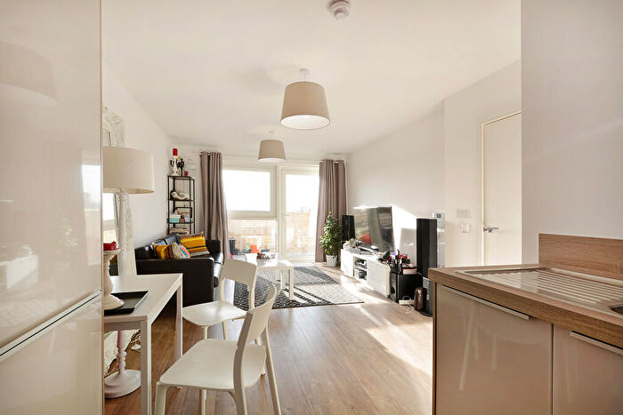 1 Bedroom Apartment To Rent In Greenland Place, SE8