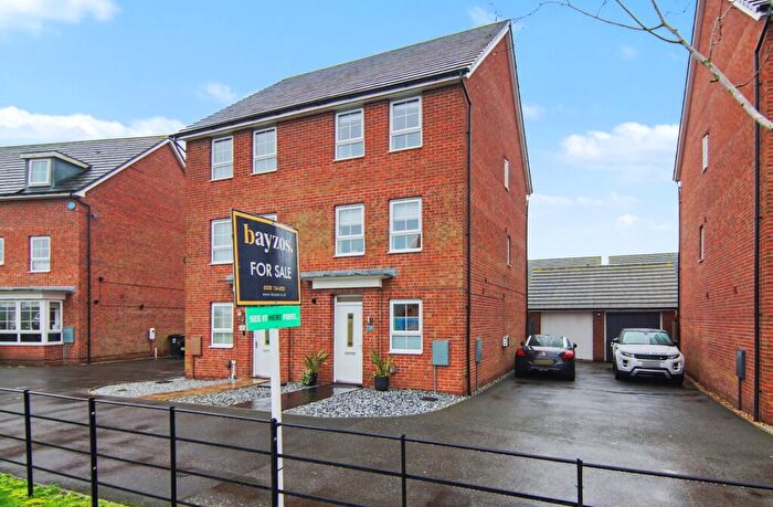 4 Bedroom Semi Detached House For Sale In Topiary Road, Nuneaton, CV10