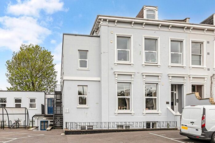 2 Bedroom Apartment For Sale In Hales Road, Cheltenham, GL52