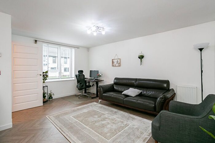 3 Bedroom Terraced House For Sale In Craw Yard Drive, Edinburgh, EH12