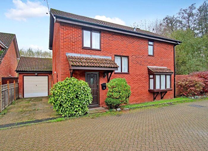 4 Bedroom Detached House For Sale In Normandy Way, Fordingbridge, SP6