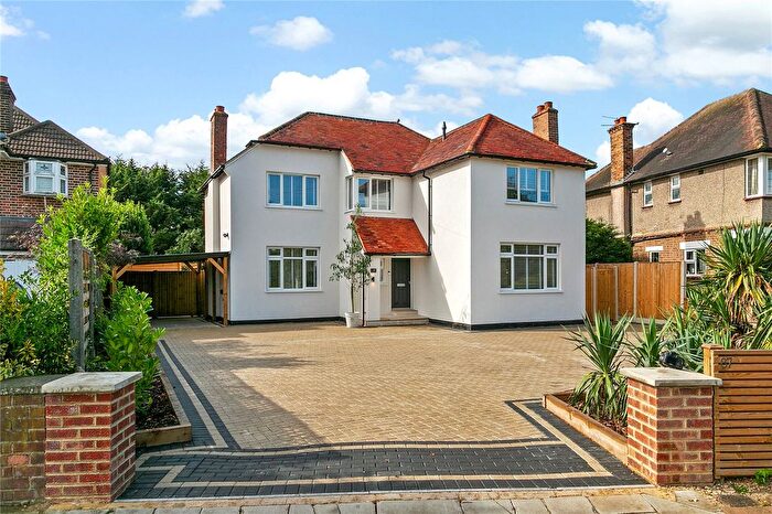 4 Bedroom Detached House For Sale In Hanworth Road, Hampton, TW12