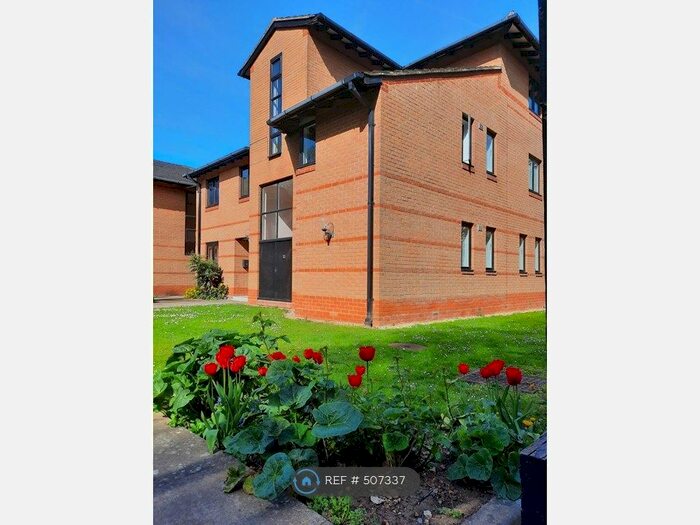 1 Bedroom Flat To Rent In Railway Terrace, Kings Langley, WD4