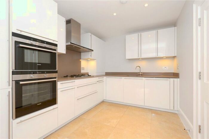 2 Bedroom Flat To Rent In Gloucester Place, Marylebone, London, W1U