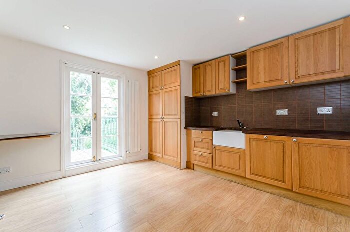 4 Bedroom Flat For Sale In Wandsworth Bridge Road, Fulham, London, SW6