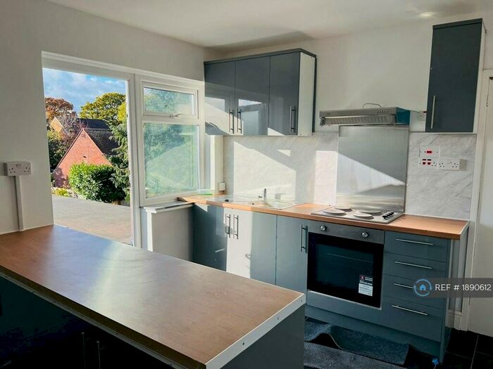3 Bedroom Flat To Rent In Kenilworth Road, Balsall Common, Coventry, CV7