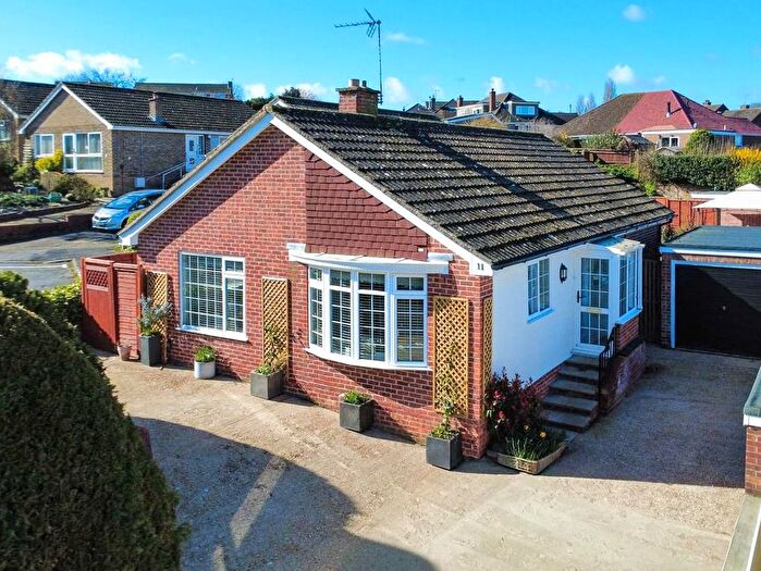 3 Bedroom Bungalow For Sale In Ascot Close, Newbury, RG14