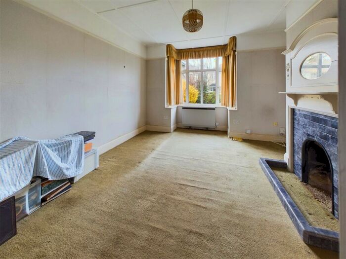 4 Bedroom Detached Bungalow For Sale In Rosslyn Road, Shoreham By Sea, BN43