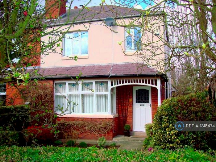 3 Bedroom Semi-Detached House To Rent In Davies Avenue, Leeds, LS8