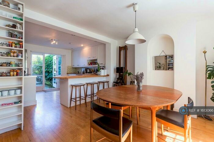 2 Bedroom Terraced House To Rent In St. Jude Street, London, N16