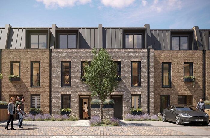 3 Bedroom Town House For Sale In Bakers Mews, Twickenham Green, TW2