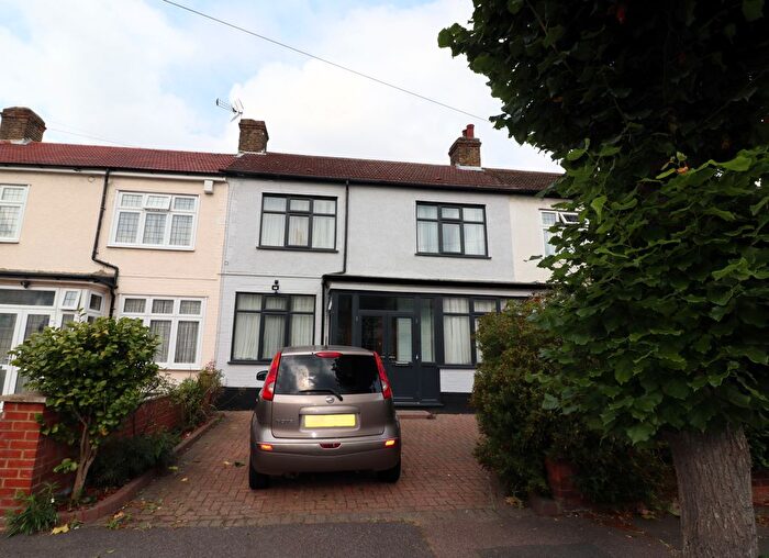 3 Bedroom Terraced House To Rent In Brantwood Gardens, Ilford, IG4