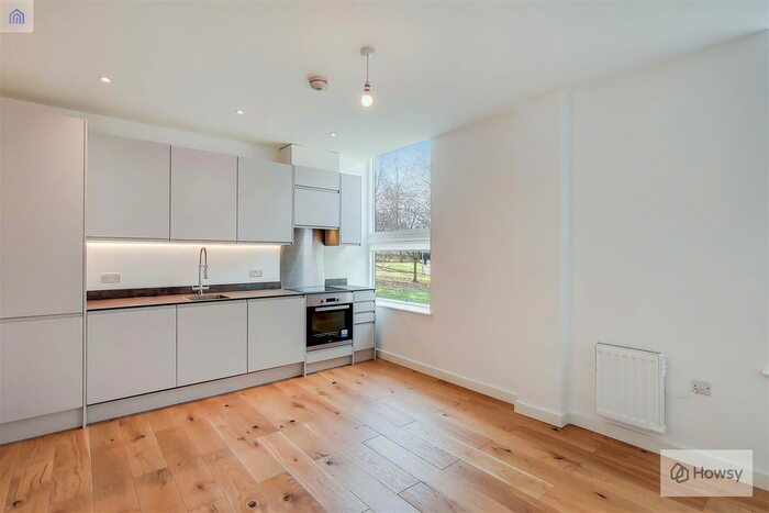 1 Bedroom Flat To Rent In The Gore, Basildon, SS14