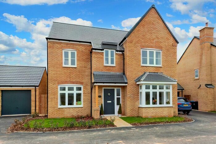 5 Bedroom Detached House For Sale In Lock Close, Minster Lovell, OX29