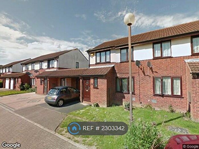 3 Bedroom Semi-Detached House To Rent In Hepleswell, Milton Keynes, MK8