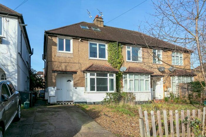 2 Bedroom Maisonette To Rent In Sutton Road, St. Albans, Hertfordshire, AL1
