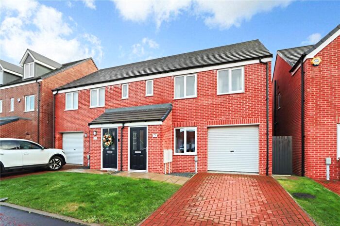 3 Bedroom Semi Detached House For Sale In Columbine Court, Hetton-le-Hole, Houghton Le Spring, Tyne And Wear, DH5