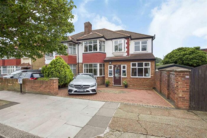 4 Bedroom Semi-Detached House To Rent In Whitton Road, Twickenham, TW2
