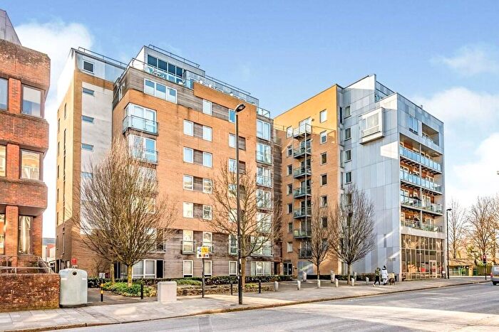 3 Bedroom Penthouse To Rent In High Street, Southampton, Hampshire, SO14