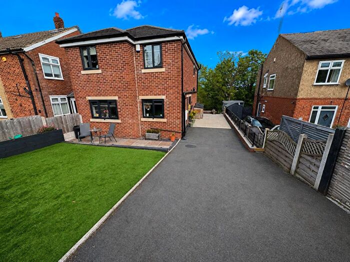 4 Bedroom Detached House For Sale In Cornmill Lane, Liversedge, WF15