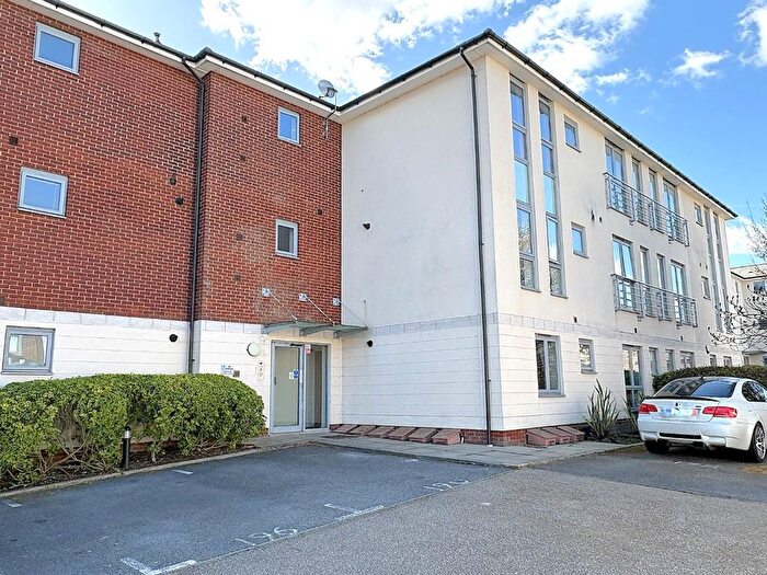 1 Bedroom Flat For Sale In Springhead Parkway, Northfleet, Gravesend, DA11