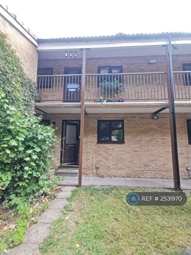 2 Bedroom Maisonette To Rent In The Slopes, Caversham, Reading, RG4