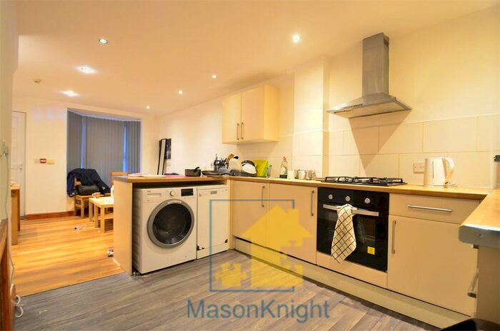 6 Bedroom Terraced House To Rent In Rose Cottages, Hubert Road, Selly Oak, Birmingham, B29