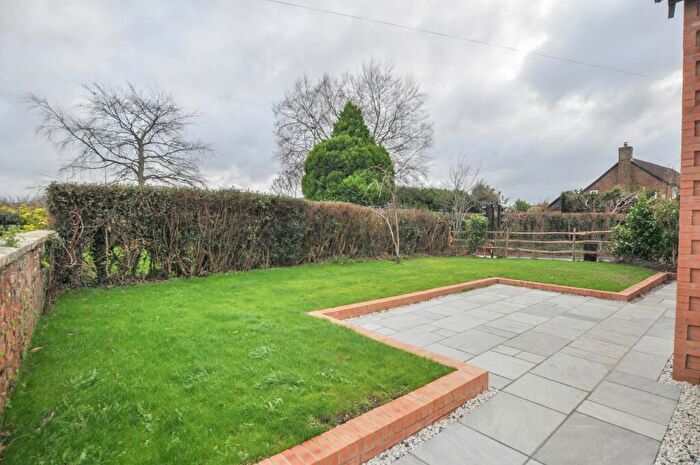 4 Bedroom Detached House For Sale In Oakley Lane, Wimborne, BH21
