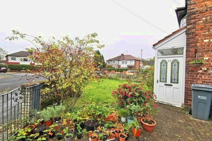 3 Bedroom Semi-Detached House To Rent In Hewlett Road, Manchester, M21