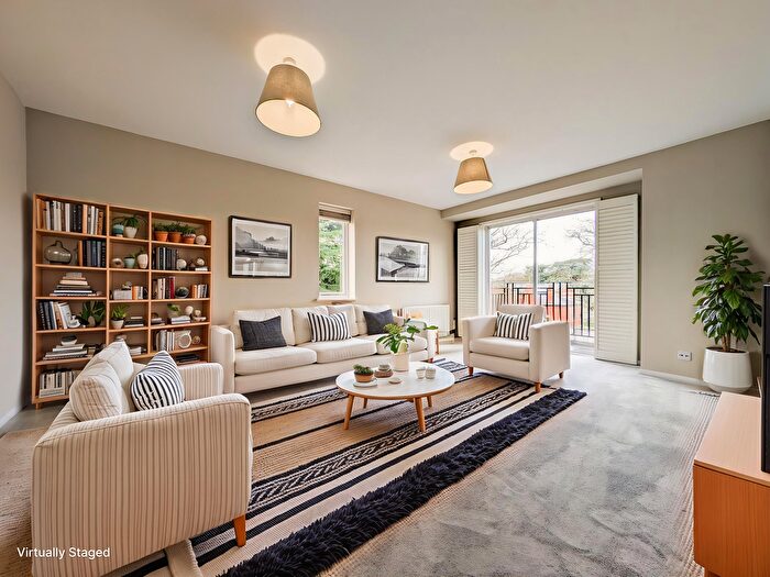 2 Bedroom Flat For Sale In Sussex House, Kew Road, Kew, TW9