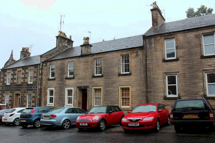 2 Bedroom Flat To Rent In D Queen Street, Stirling, FK8