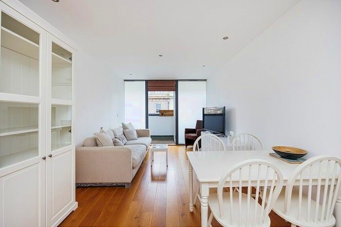 2 Bedroom Flat To Rent In Greenwich High Road, London, SE10