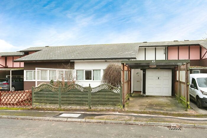 2 Bedroom Bungalow For Sale In Dodkin, Beanhill, Milton Keynes, Buckinghamshire, MK6