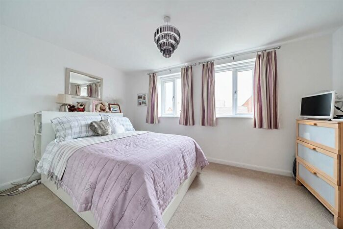 3 Bedroom Terraced House For Sale In Jermin Mews, Great Denham, MK40
