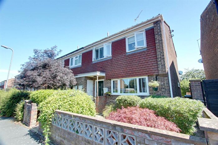 3 Bedroom House For Sale In Yardley Avenue, Pitstone, Leighton Buzzard, LU7