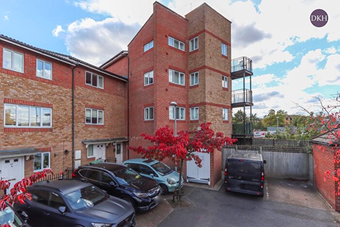 2 Bedroom Flat To Rent In Carmichael Close, Ruislip, Middlesex, HA4