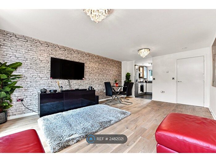 4 Bedroom Terraced House To Rent In Shiers Avenue, Dartford, DA1