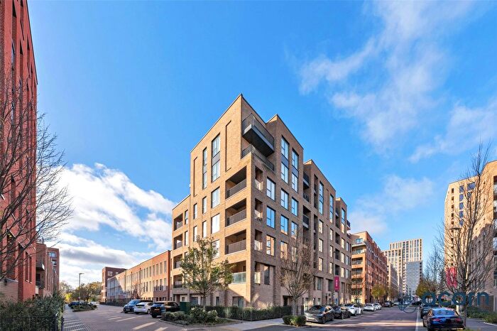 2 Bedroom Maisonette For Sale In Lismore Boulevard, Colindale, London, NW9