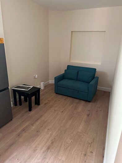 Studio To Rent In Horace Road, Ilford, IG6