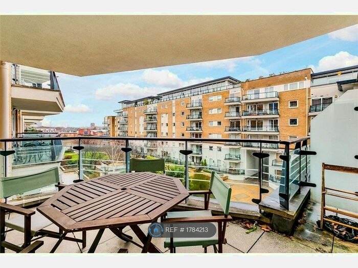 2 Bedroom Flat To Rent In Anchor House, London, SW18