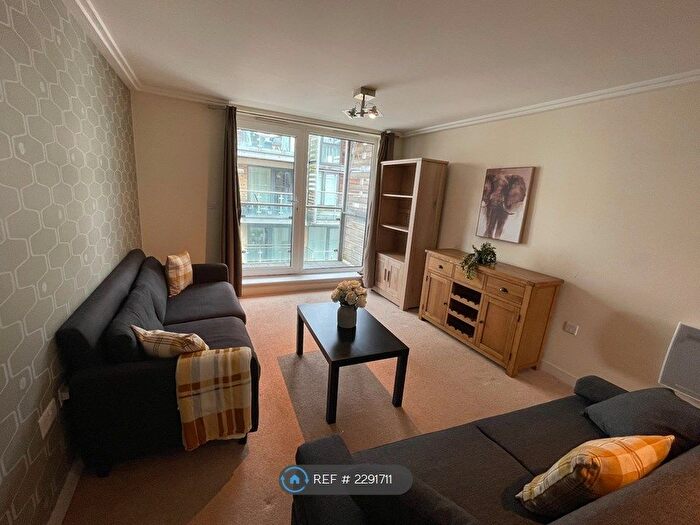 2 Bedroom Flat To Rent In Horsted Court, Brighton, BN1