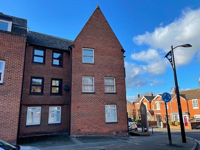 2 Bedroom Apartment For Sale In High Street, Newport Pagnell, MK16